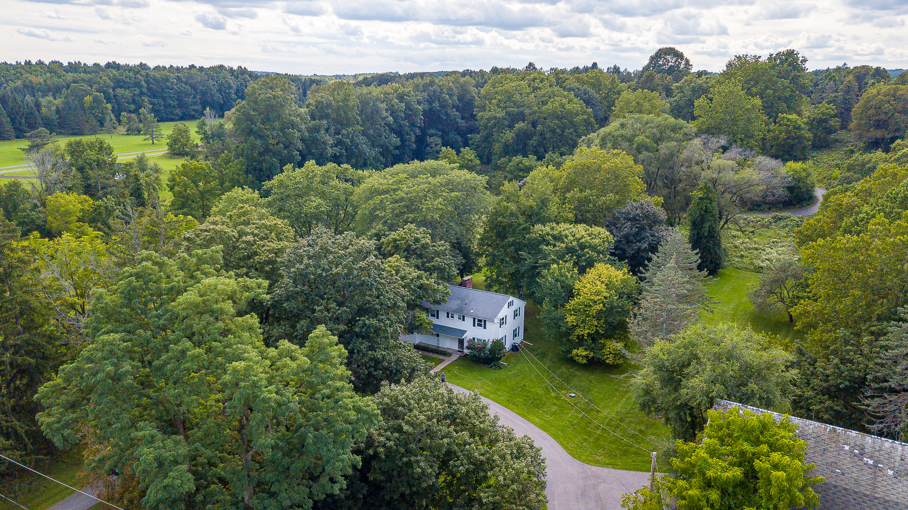 Additional residence and barn photograph 1
