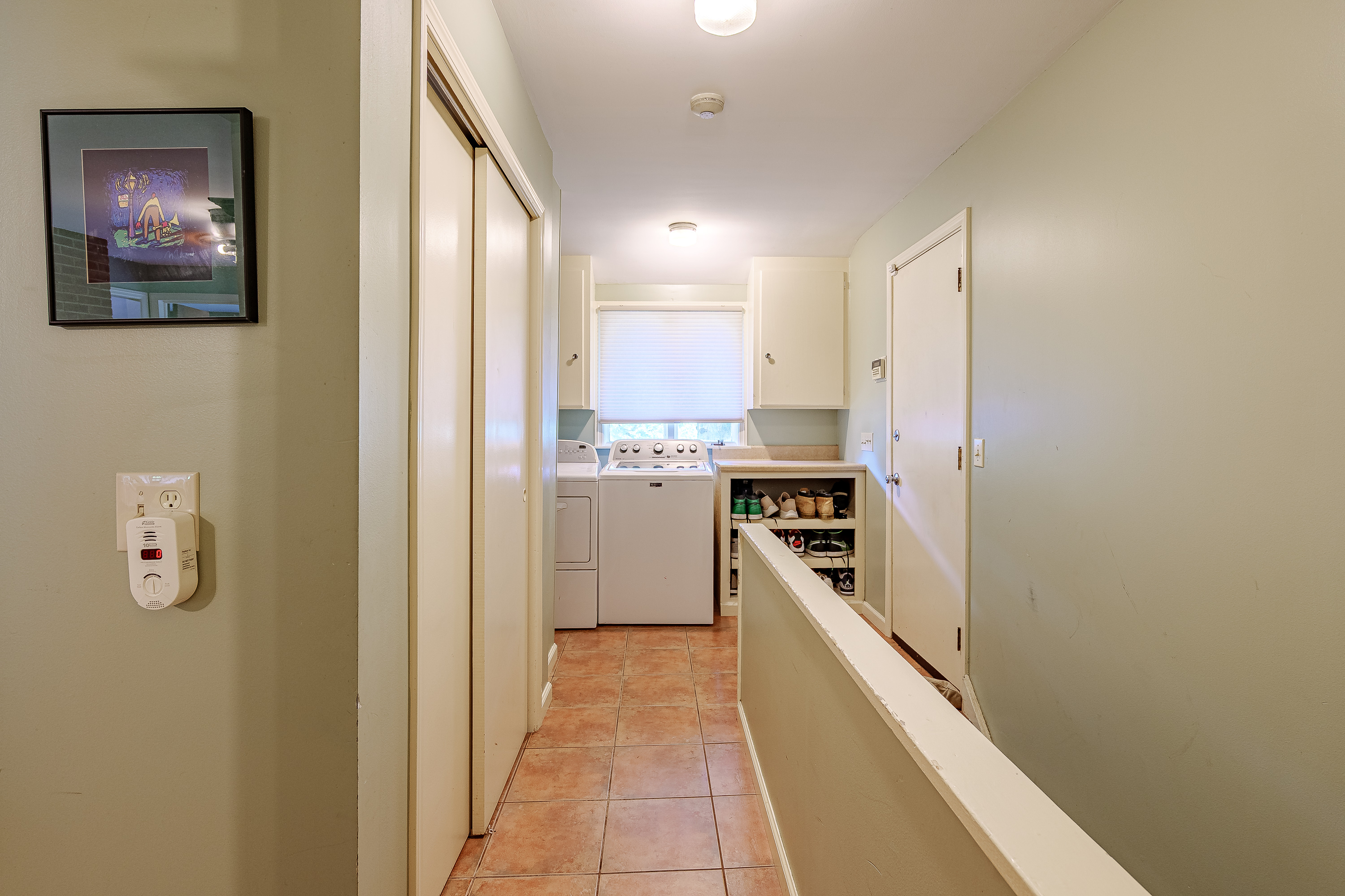 Additional residence and barn photograph 21