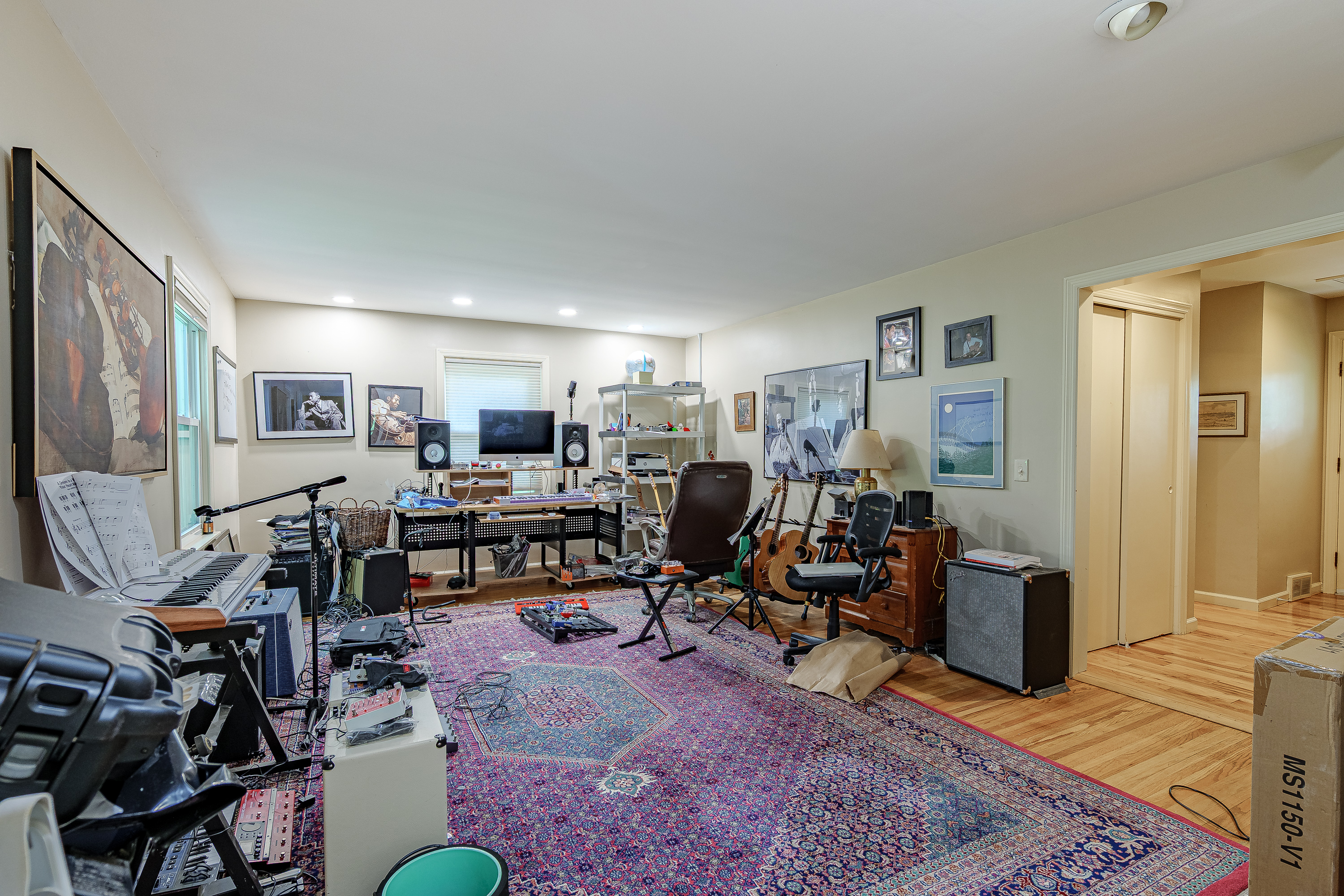 Additional residence and barn photograph 27