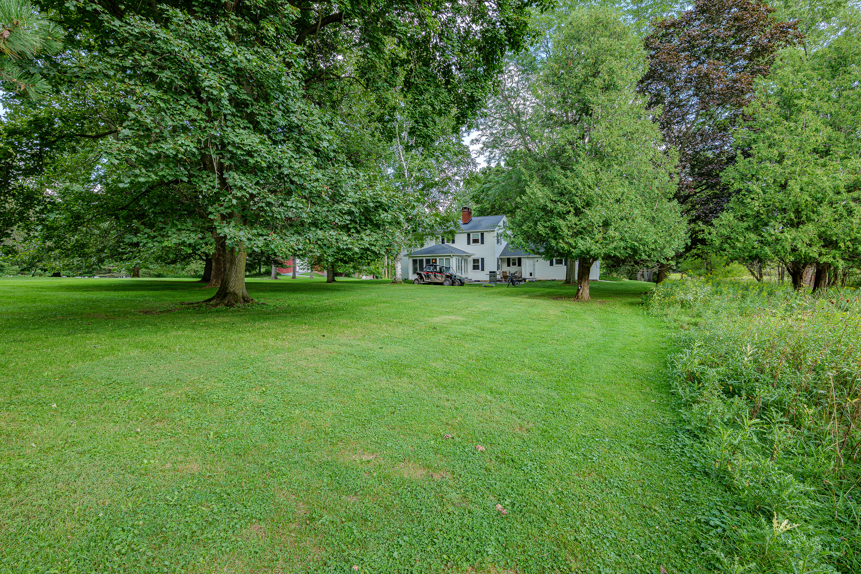 Additional residence and barn photograph 47