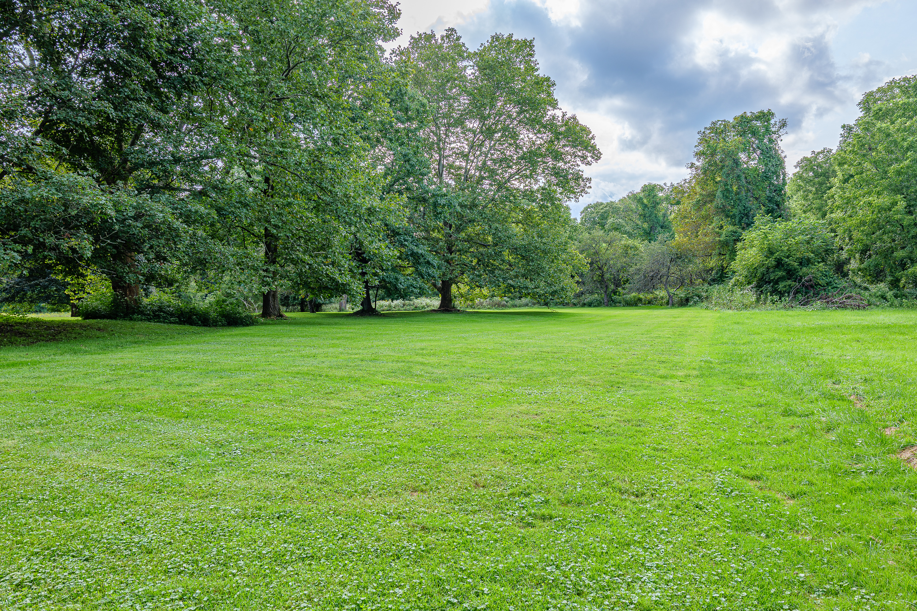 Additional residence and barn photograph 53