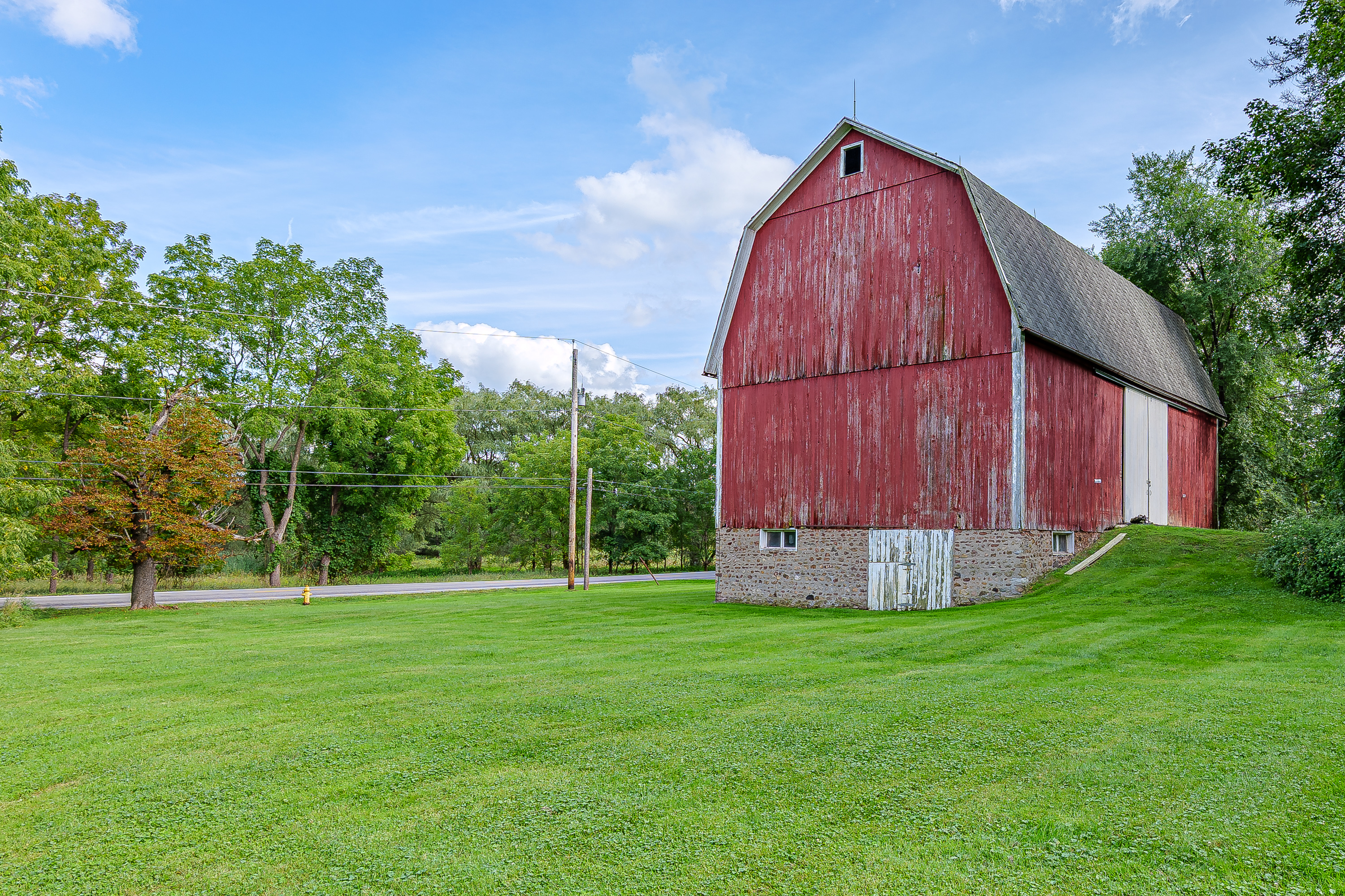 Additional residence and barn